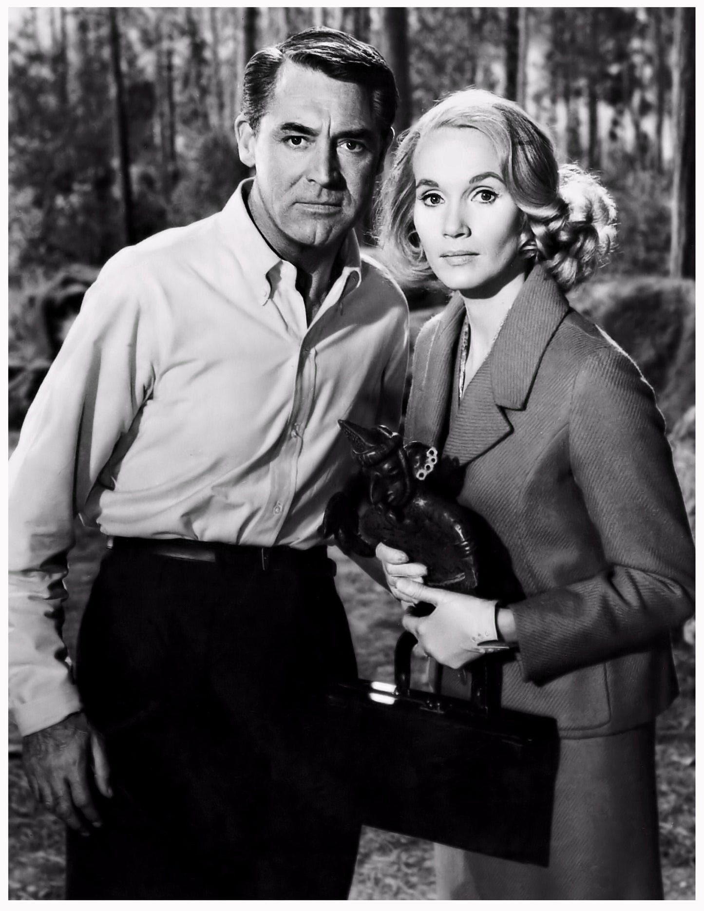 North by Northwest -- 8.5" x 11" Deluxe Art Print || Cary Grant & Eva Marie Saint in Hitchcock Masterpiece!