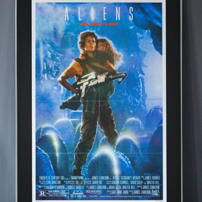 Aliens-- 11" x 17" Deluxe Poster Print || Ripley vs the Aliens for Control of the Universe!