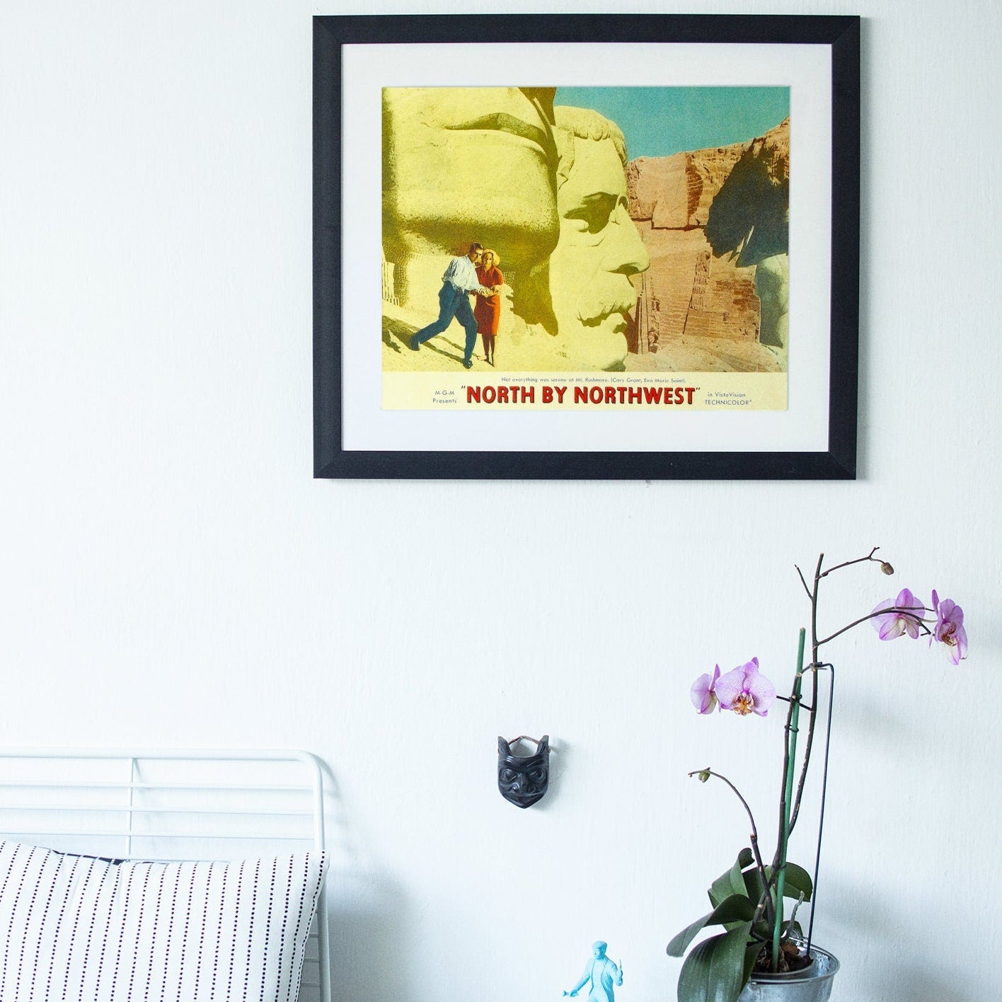 North by Northwest -- Deluxe 8.5" x 11" Art Print || Hitchcock Wall Art with Cary Grant & Eva Marie Saint!