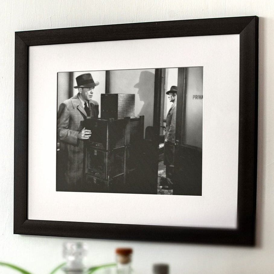 Big Sleep, The -- 8.5" x 11" Deluxe Wall Art Print || Bogart Gets the Drop on a Wise Guy!